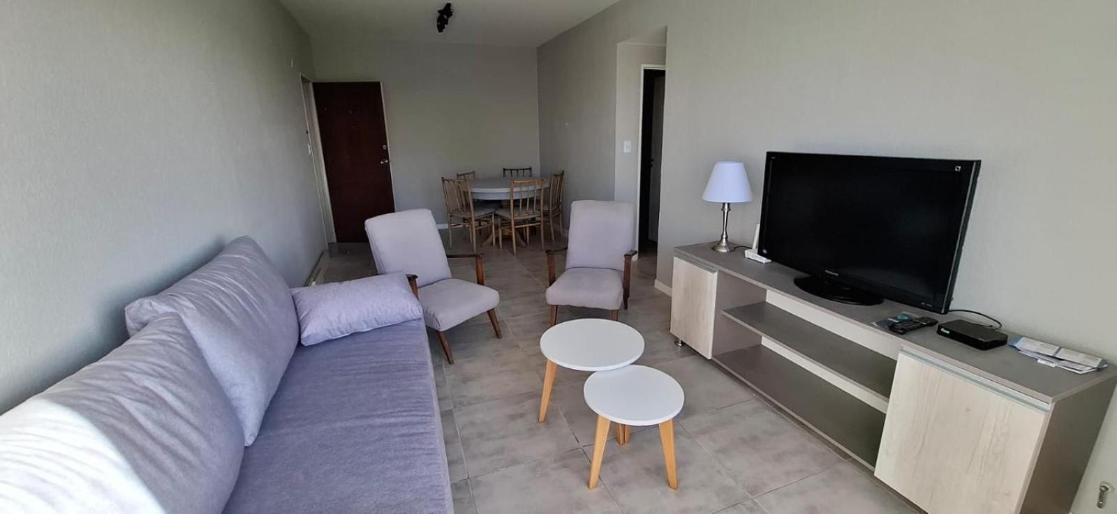 Departamento De 3 Ambientes Con Cochera Miramar (Buenos Aires)