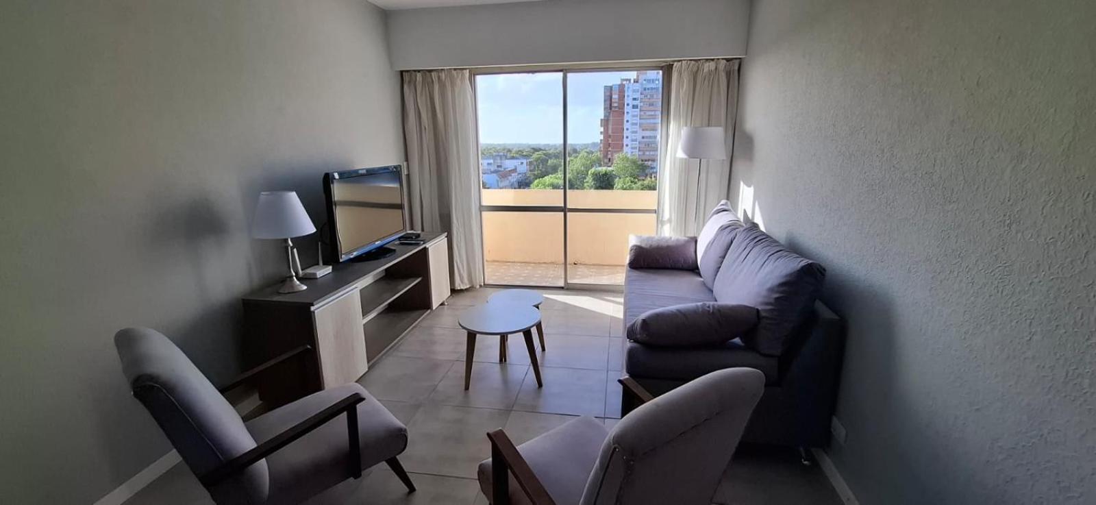 Departamento De 3 Ambientes Con Cochera * Miramar (Buenos Aires)