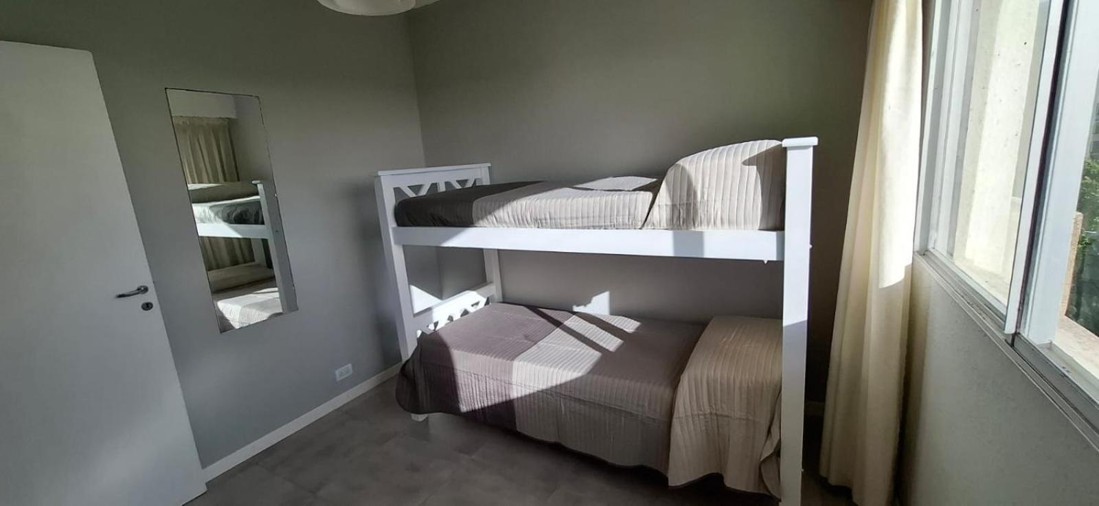 Departamento De 3 Ambientes Con Cochera Miramar (Buenos Aires)