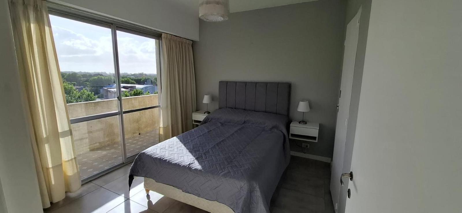 Departamento De 3 Ambientes Con Cochera Miramar (Buenos Aires)
